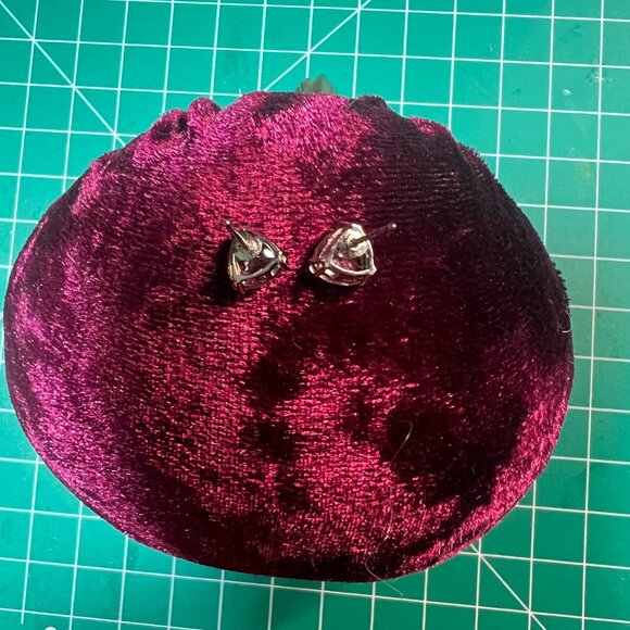 Swarovski Millenia Stud Earrings Trillion Cut Clear Crystal Pre-owned - Picture 2 of 3